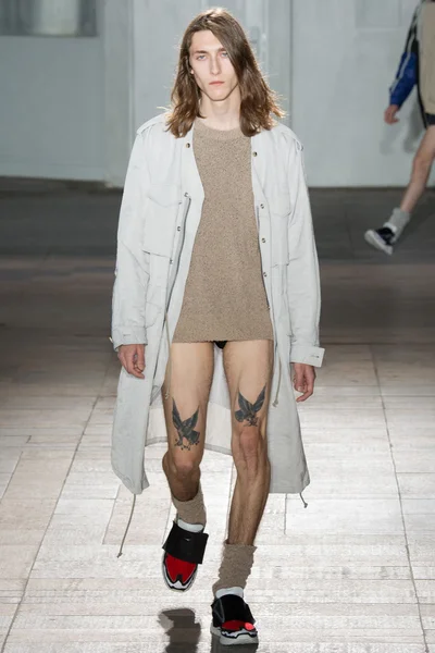 Look 9
